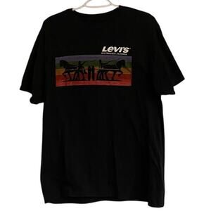 Levi’s Traditional Scene T-shirt Sz L Short Sleeve Crew Neck Casual